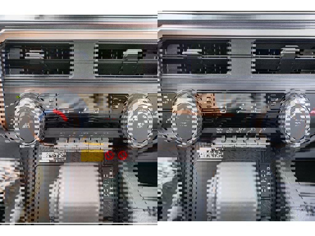 Used 2025 Toyota 4Runner TRD Off-Road image 17