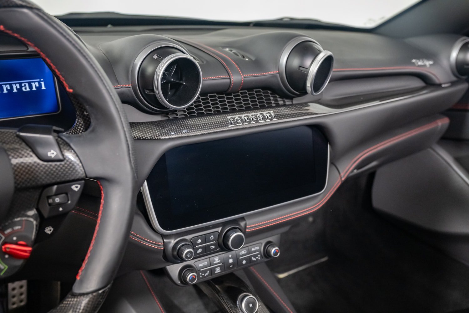 Used 2019 Ferrari Portofino RWD image 49