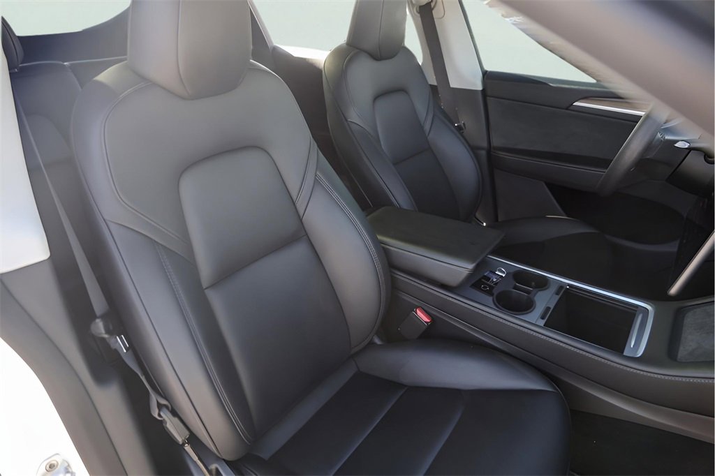 Used 2023 Tesla Model Y Long Range image 32