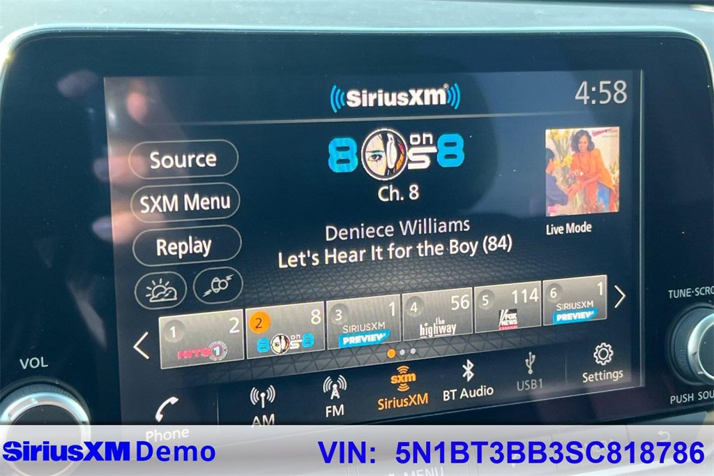 Used 2025 Nissan Rogue SV image 30