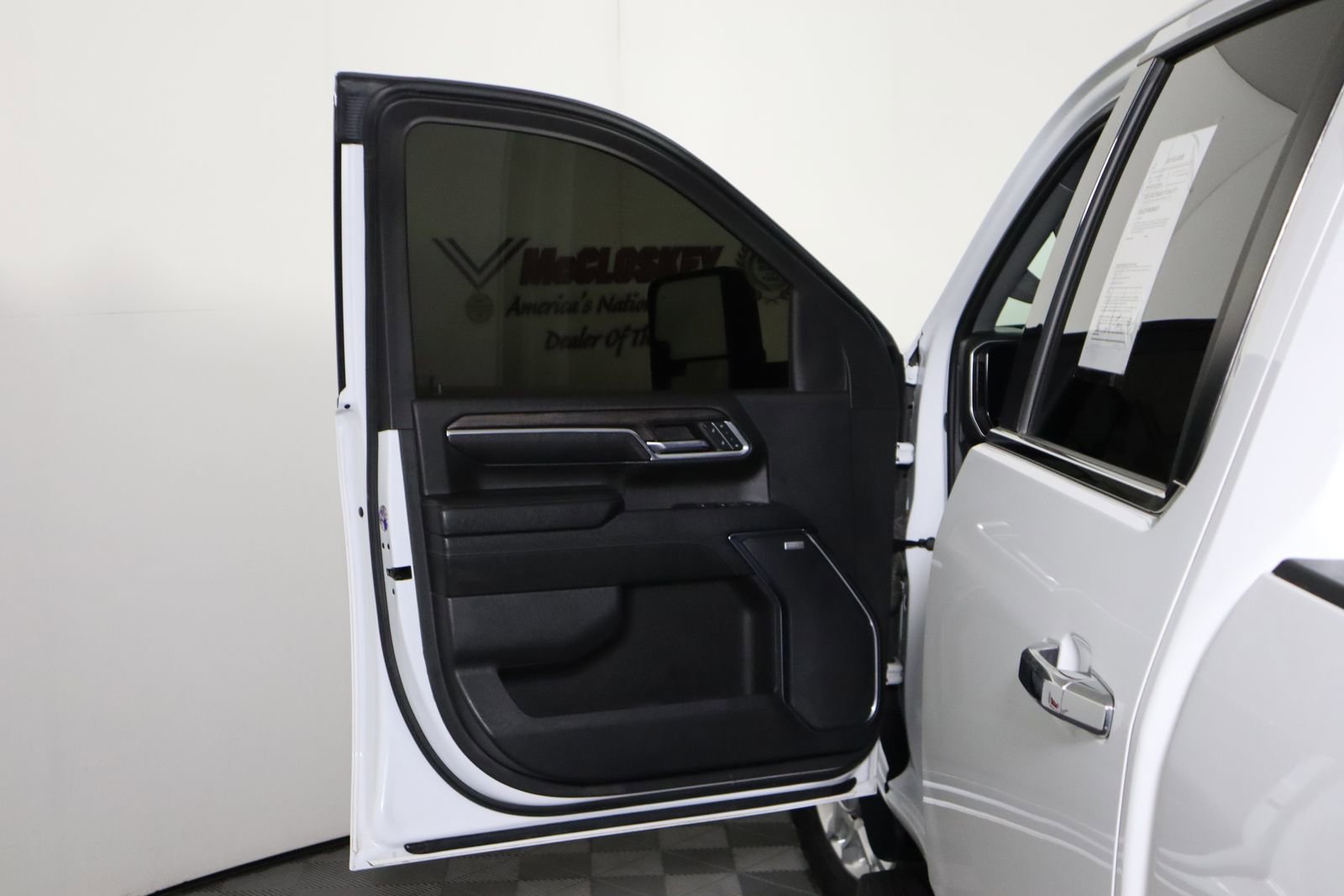 Used 2024 Chevrolet Silverado 2500 LTZ w/ LTZ Convenience Package image 30