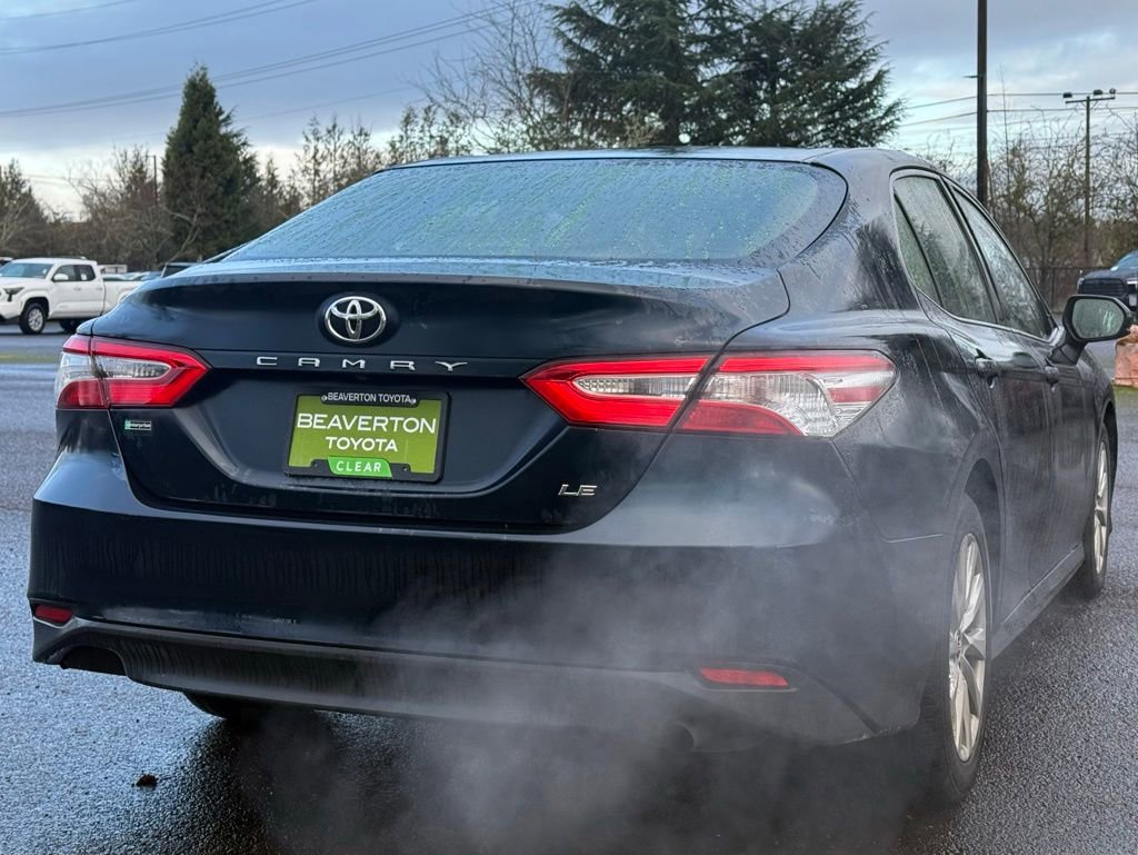 Used 2018 Toyota Camry LE image 5