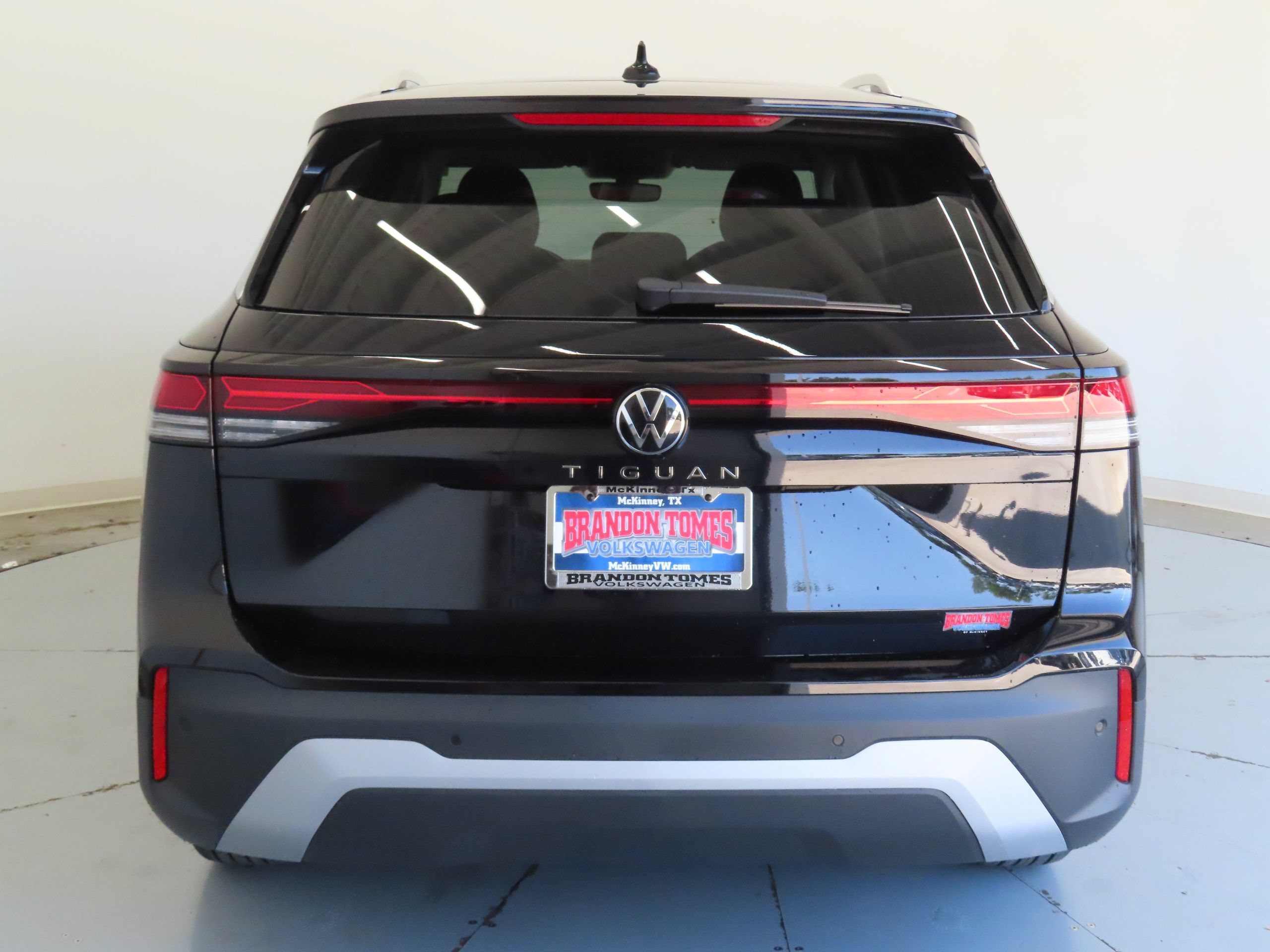 New 2026 Volkswagen Tiguan S FWD image 4
