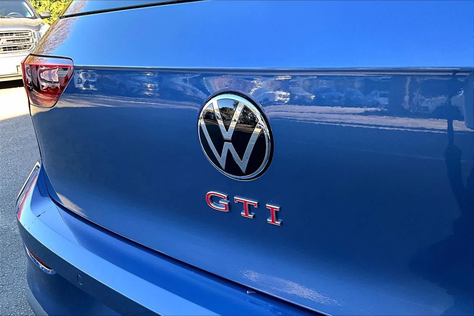 New 2026 Volkswagen GTI SE FWD image 15