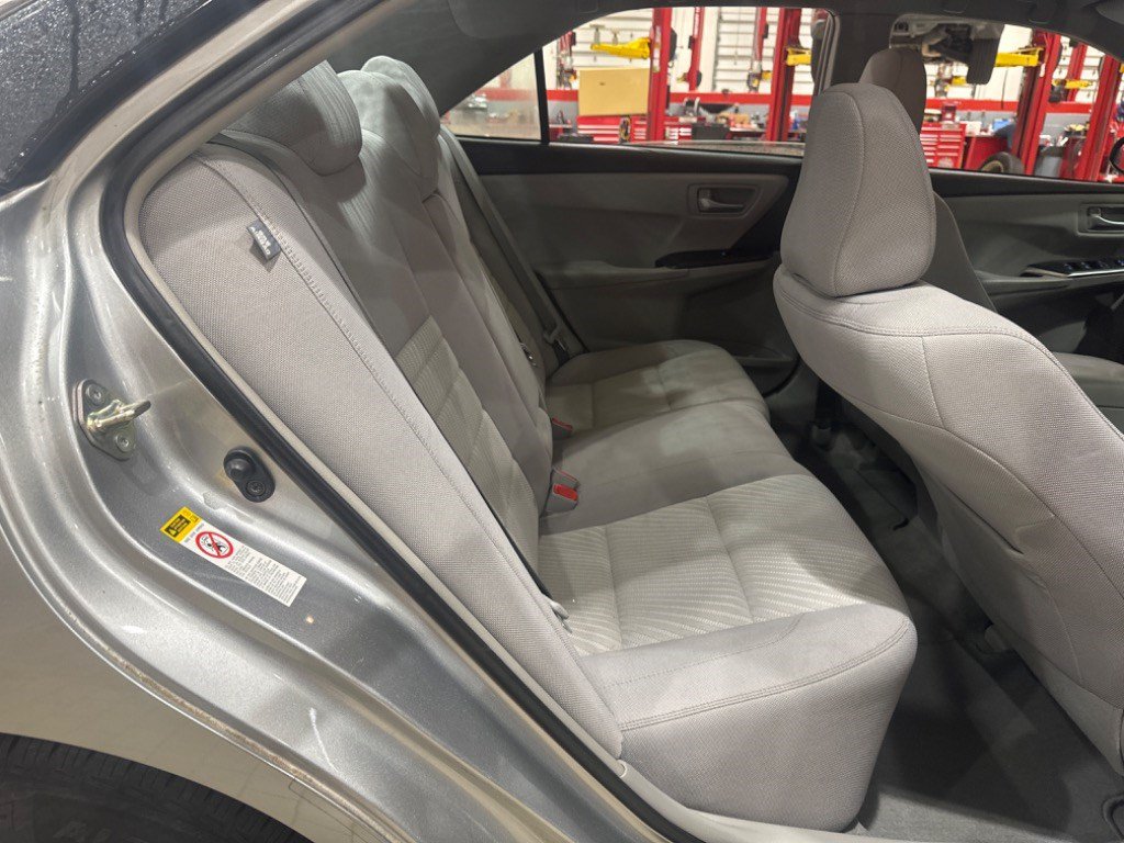 Used 2017 Toyota Camry LE FWD image 12