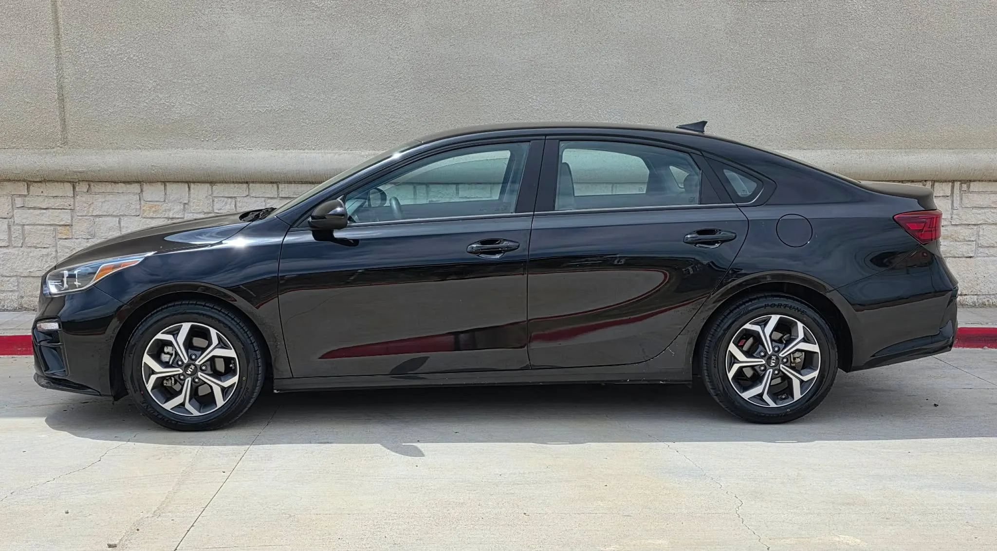 Used 2021 Kia Forte LXS FWD image 6