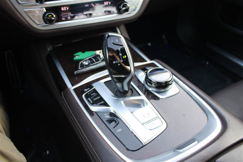 Used 2018 BMW 750i xDrive AWD/4WD image 23