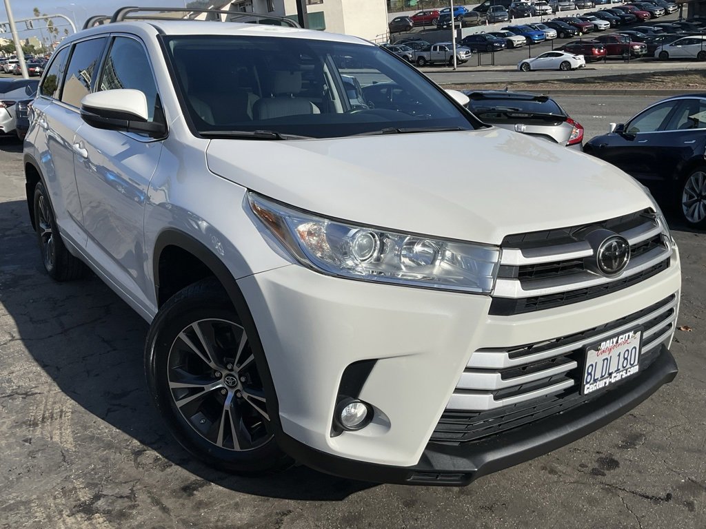 Used 2018 Toyota Highlander Plus image 1