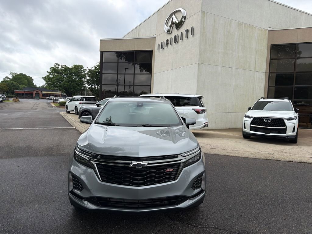 Used 2023 Chevrolet Equinox RS w/ RS Leather Package FWD image 3