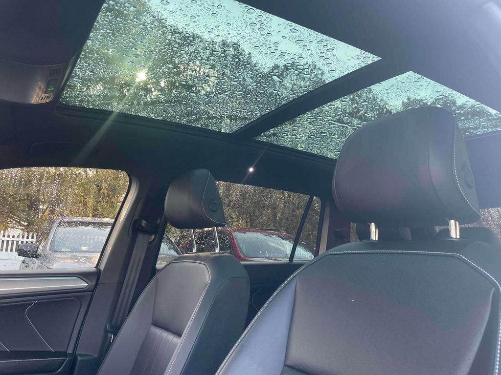 Used 2023 Volkswagen Tiguan SE R-Line image 22