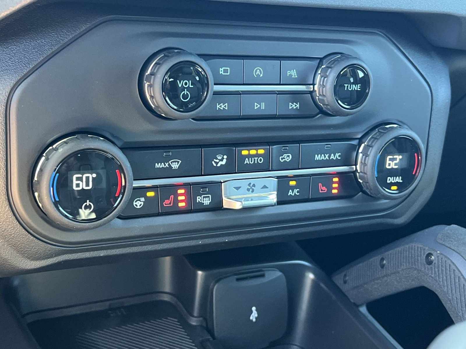 New 2026 Ford Bronco Outer Banks w/ Sasquatch Package AWD/4WD image 21