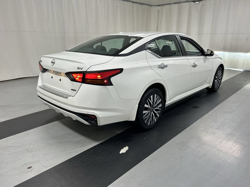 Used 2023 Nissan Altima 2.5 SV AWD/4WD image 2