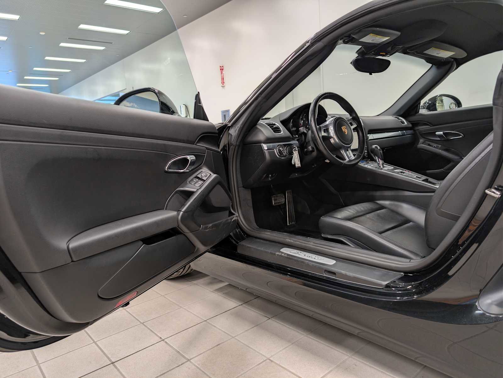 Used 2016 Porsche Boxster image 16