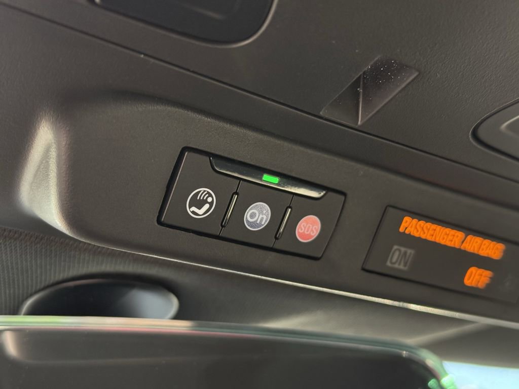 Used 2020 Chevrolet Camaro LT w/ Technology Package image 26