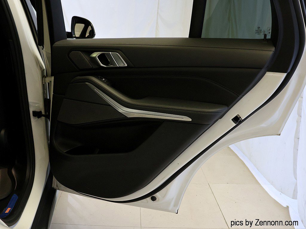 Used 2023 BMW X5 xDrive40i w/ Premium Package image 34