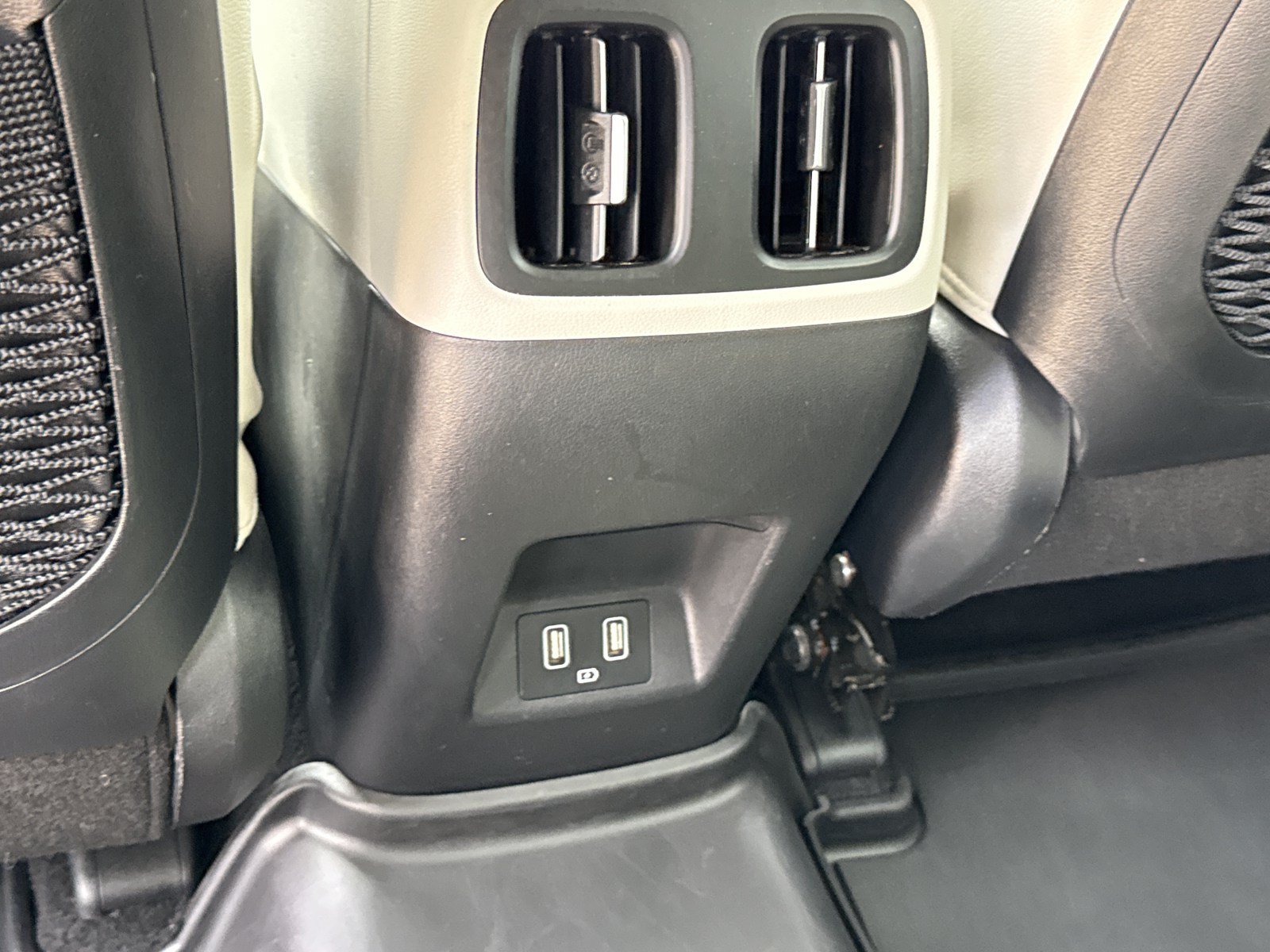 Certified 2024 Hyundai Tucson Limited FWD image 16