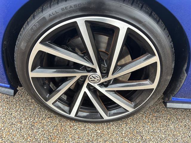 Used 2019 Volkswagen Golf R 4-Door image 9
