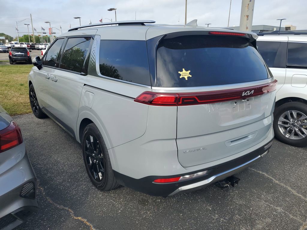 Used 2024 Kia Carnival SX Prestige image 3