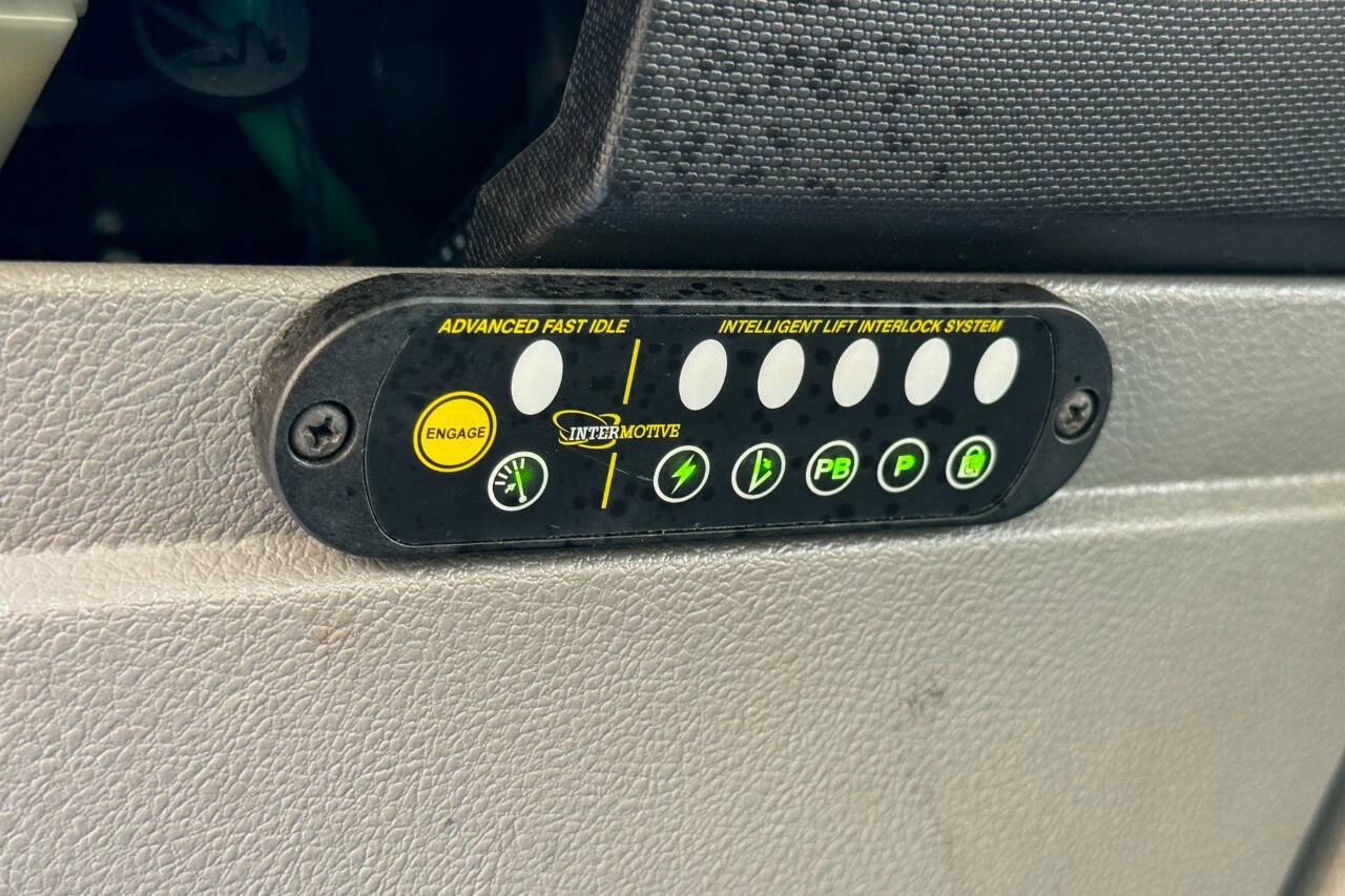 Used 2011 Ford E-350 and Econoline 350 Extended Super Duty w/ PWR Group image 33