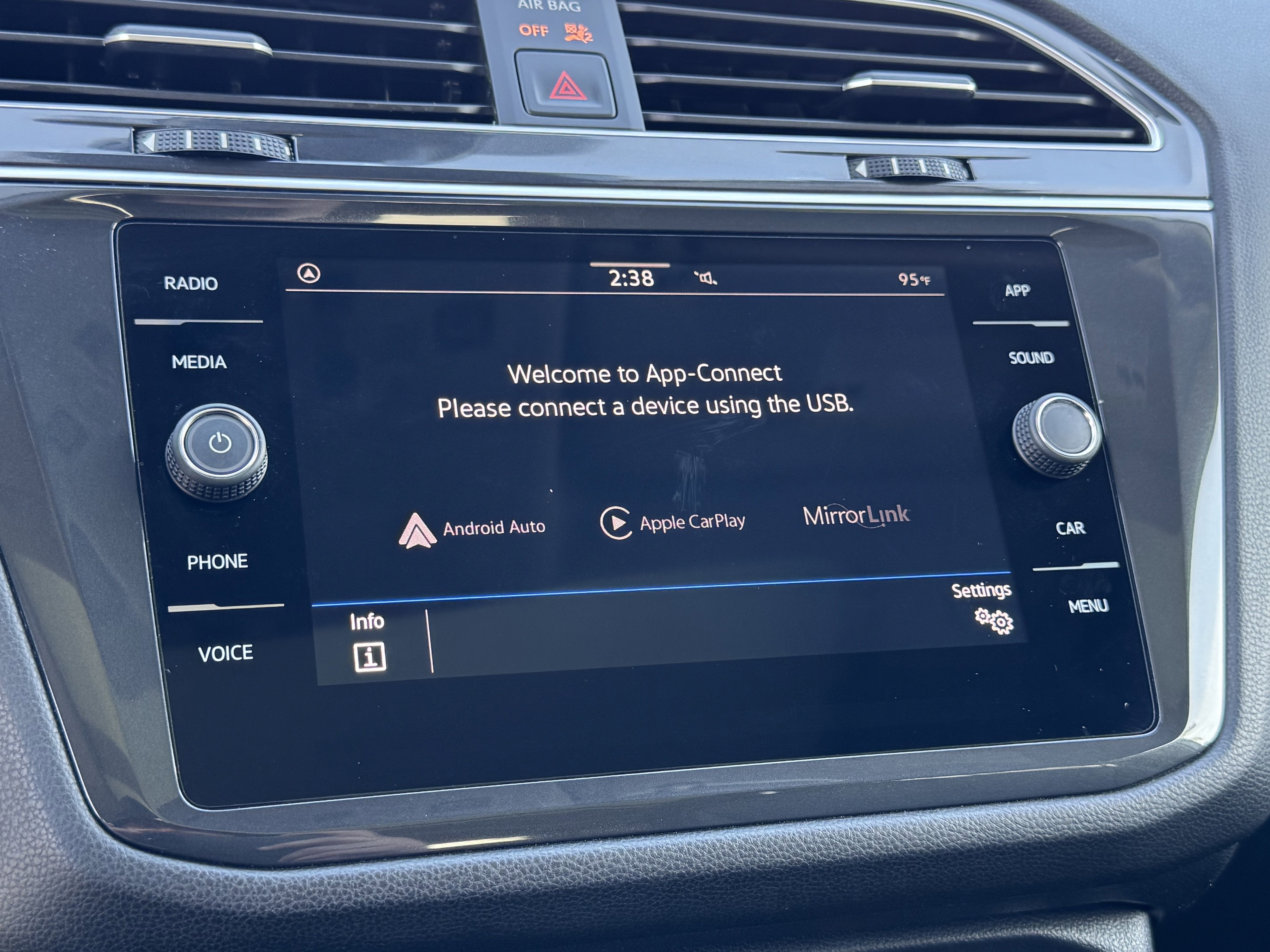 Certified 2023 Volkswagen Tiguan SE w/ Panoramic Sunroof Package image 25