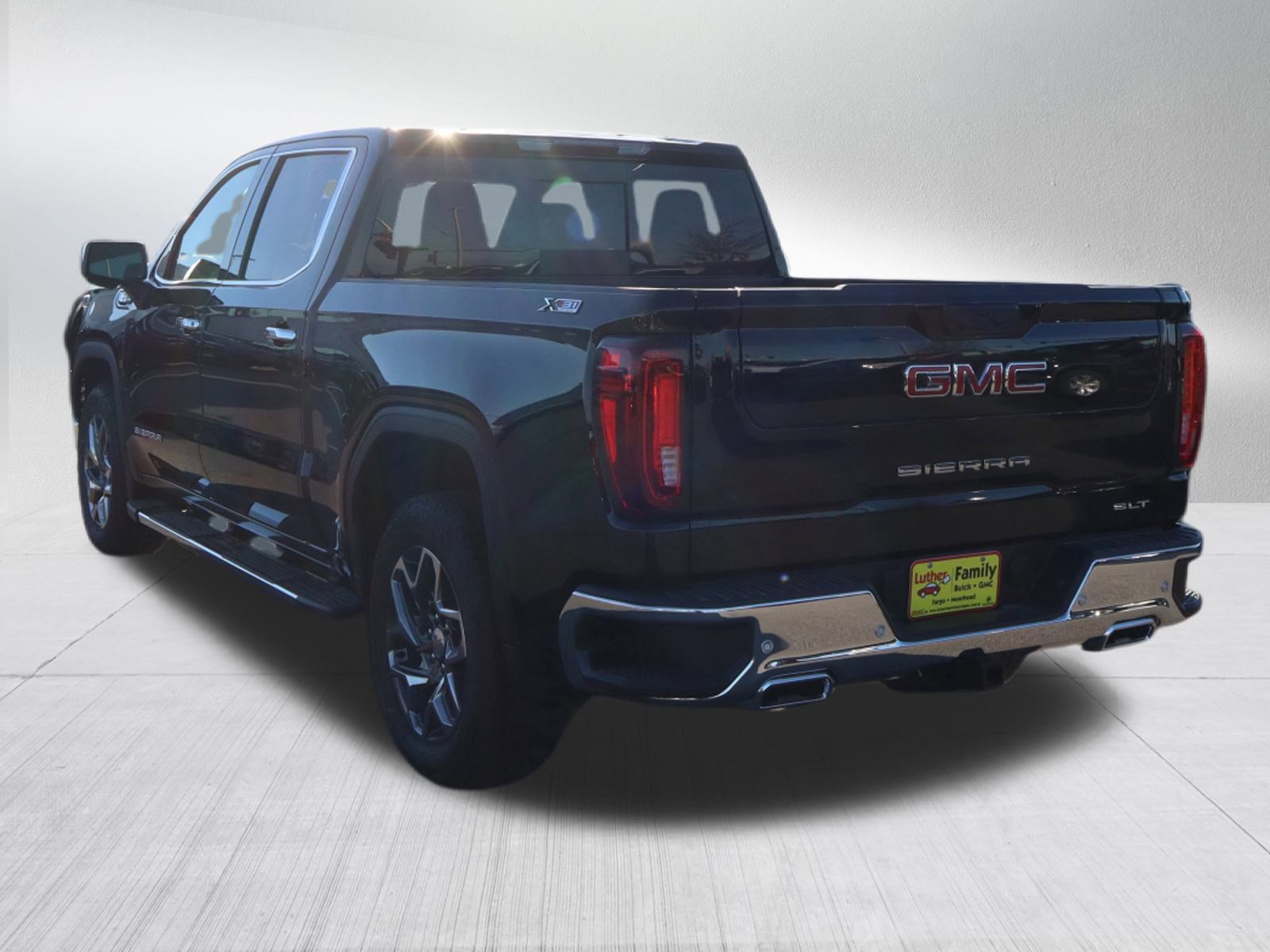 New 2026 GMC Sierra 1500 SLT w/ SLT Premium Plus Package image 5