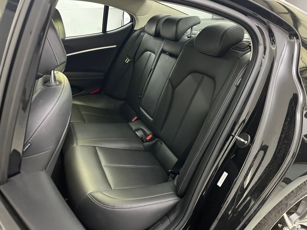 Used 2025 Genesis G70 2.5T image 19