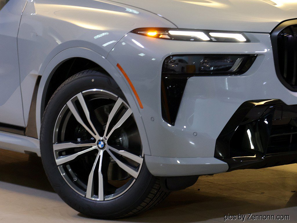 New 2027 BMW X7 xDrive40i w/ M Sport Package AWD/4WD image 3