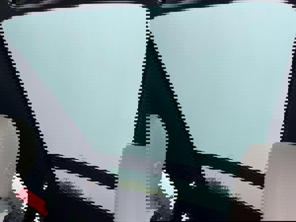 Used 2019 Land Rover Range Rover Velar R-Dynamic SE image 27