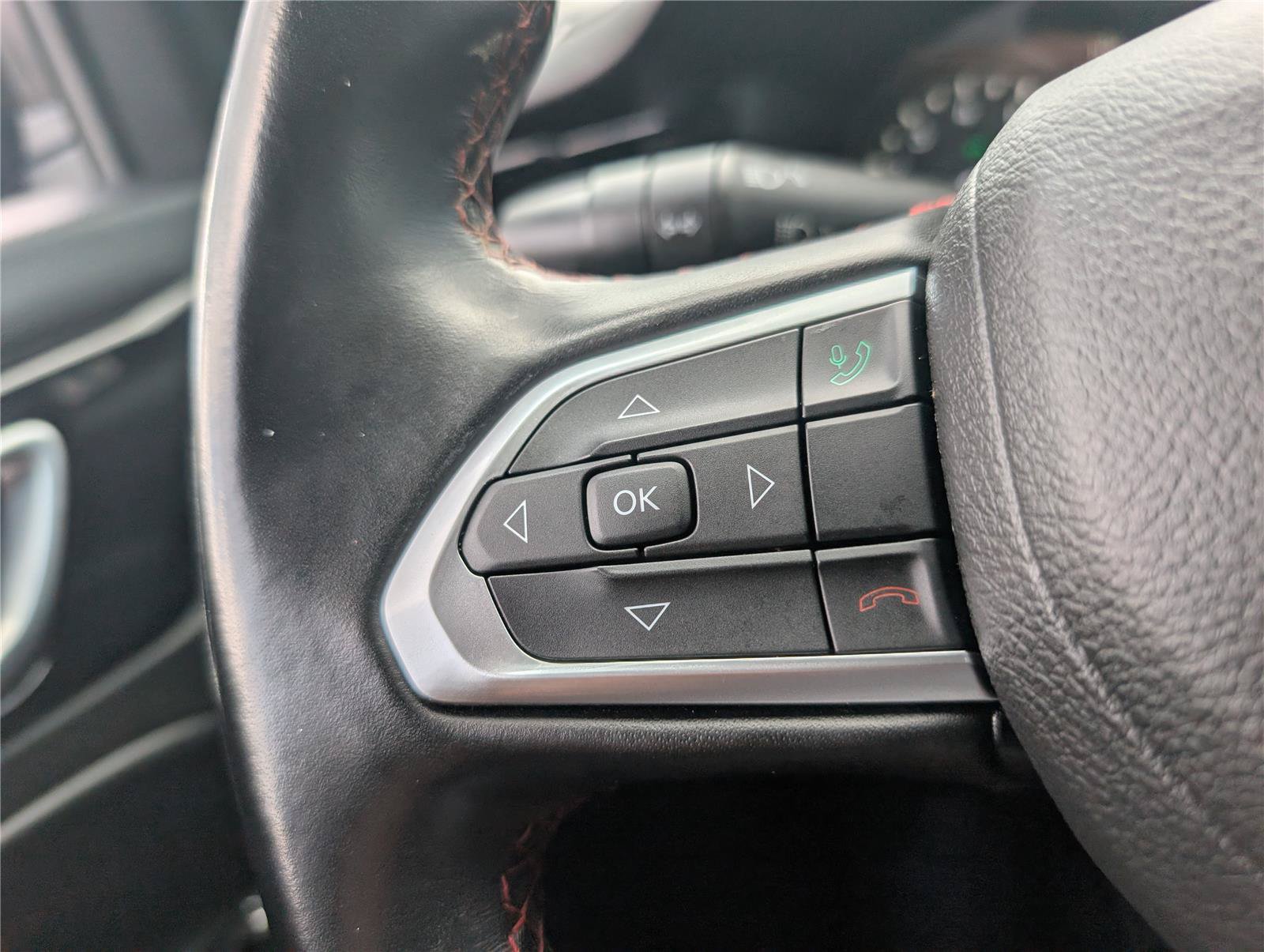 Used 2022 Jeep Compass Trailhawk w/ Trailhawk Convenience Group AWD/4WD image 25