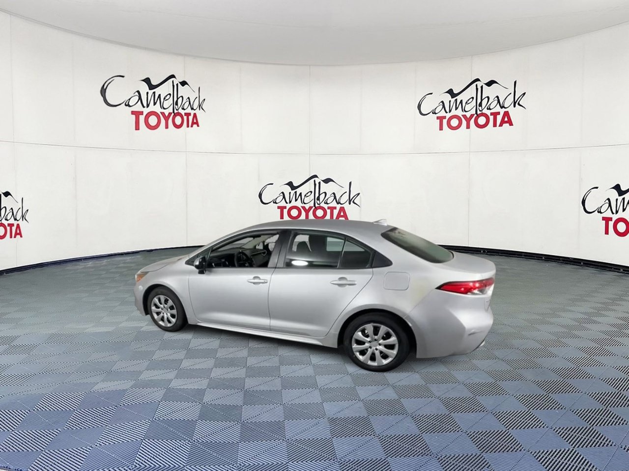 Used 2021 Toyota Corolla LE FWD image 8