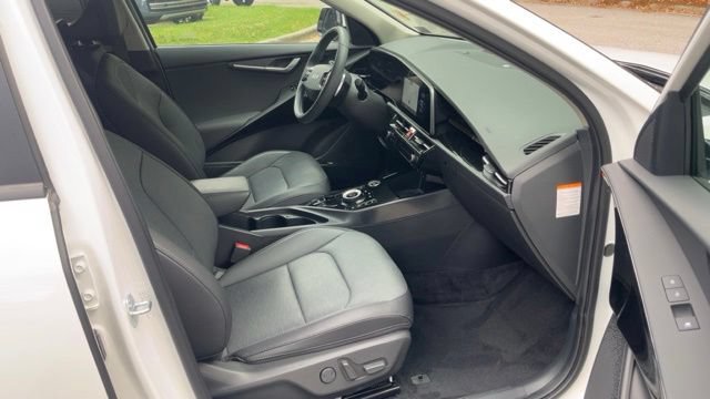 Used 2023 Kia Niro Wave w/ Wave Preserve Package FWD image 11