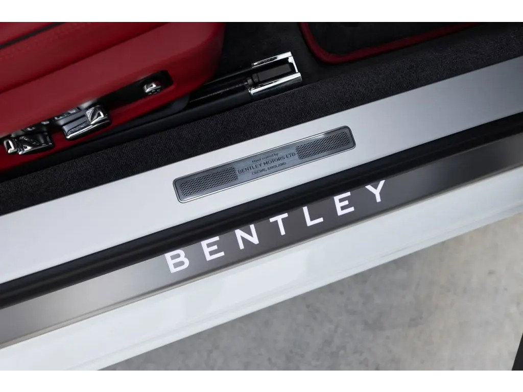 Used 2021 Bentley Continental GT V8 image 37
