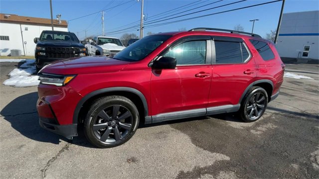 Used 2025 Honda Pilot Sport image 6
