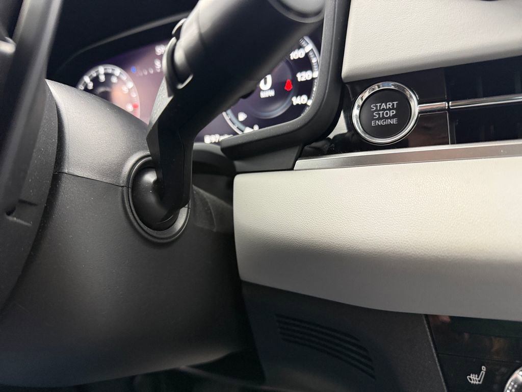 Used 2023 Mitsubishi Outlander SEL AWD/4WD image 30