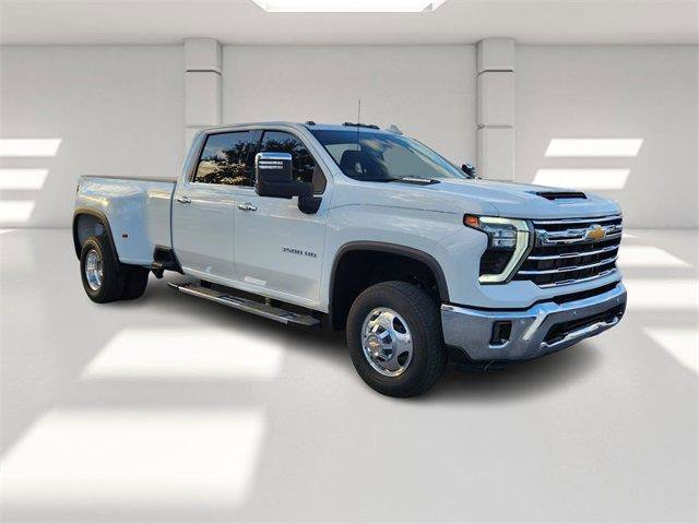 Certified 2024 Chevrolet Silverado 3500 LTZ w/ LTZ Plus Package image 7