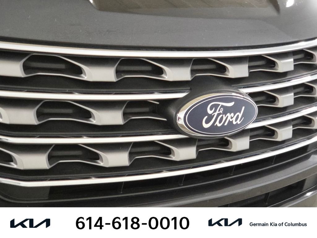 Used 2017 Ford Explorer Limited w/ Equipment Group 301A FWD image 14