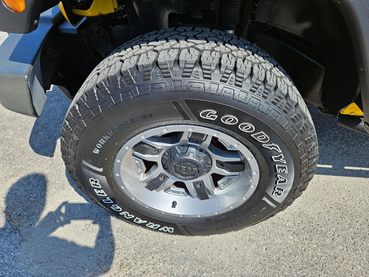 Used 2015 Jeep Wrangler Unlimited Sport w/ Connectivity Group AWD/4WD image 10