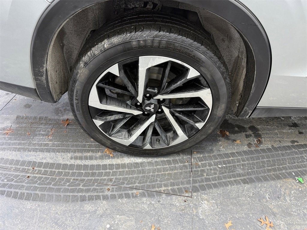 Used 2022 Mitsubishi Outlander SE image 35