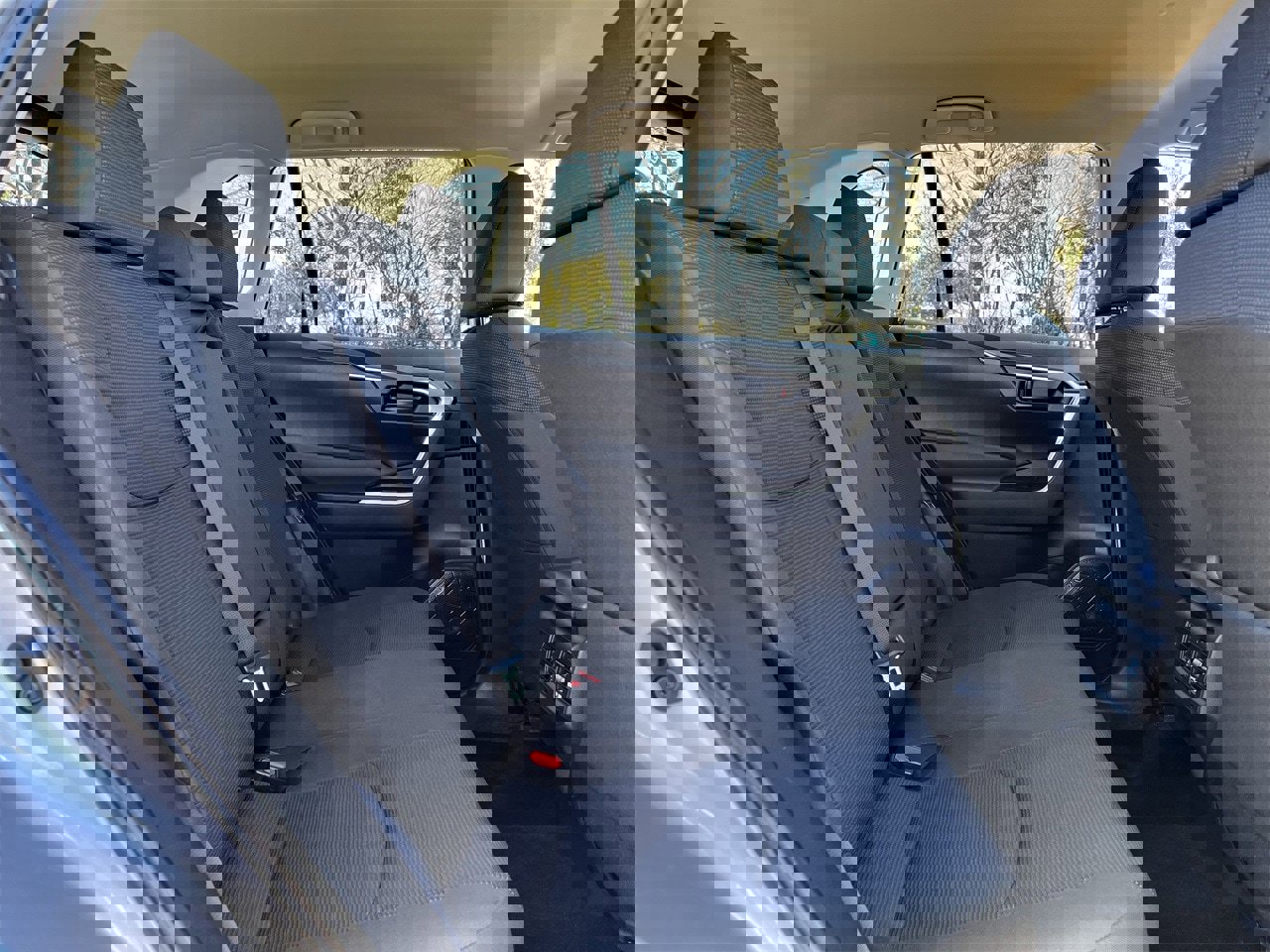 Used 2025 Toyota RAV4 LE image 27