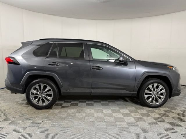 Used 2021 Toyota RAV4 XLE Premium FWD image 9