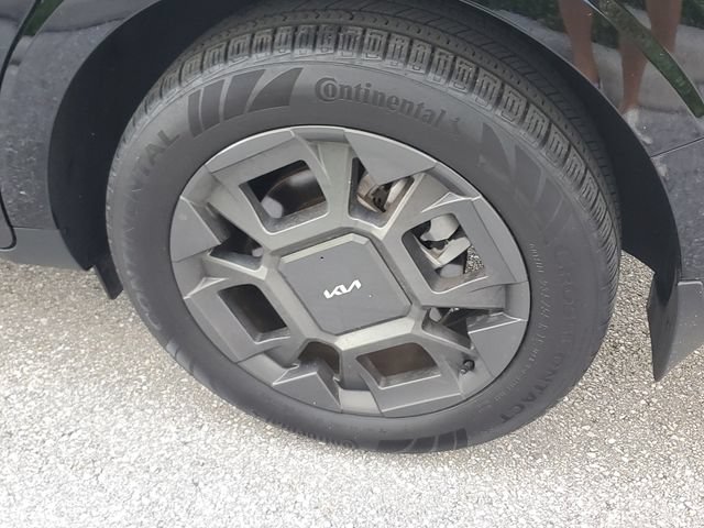 Certified 2025 Kia Carnival EX FWD image 5