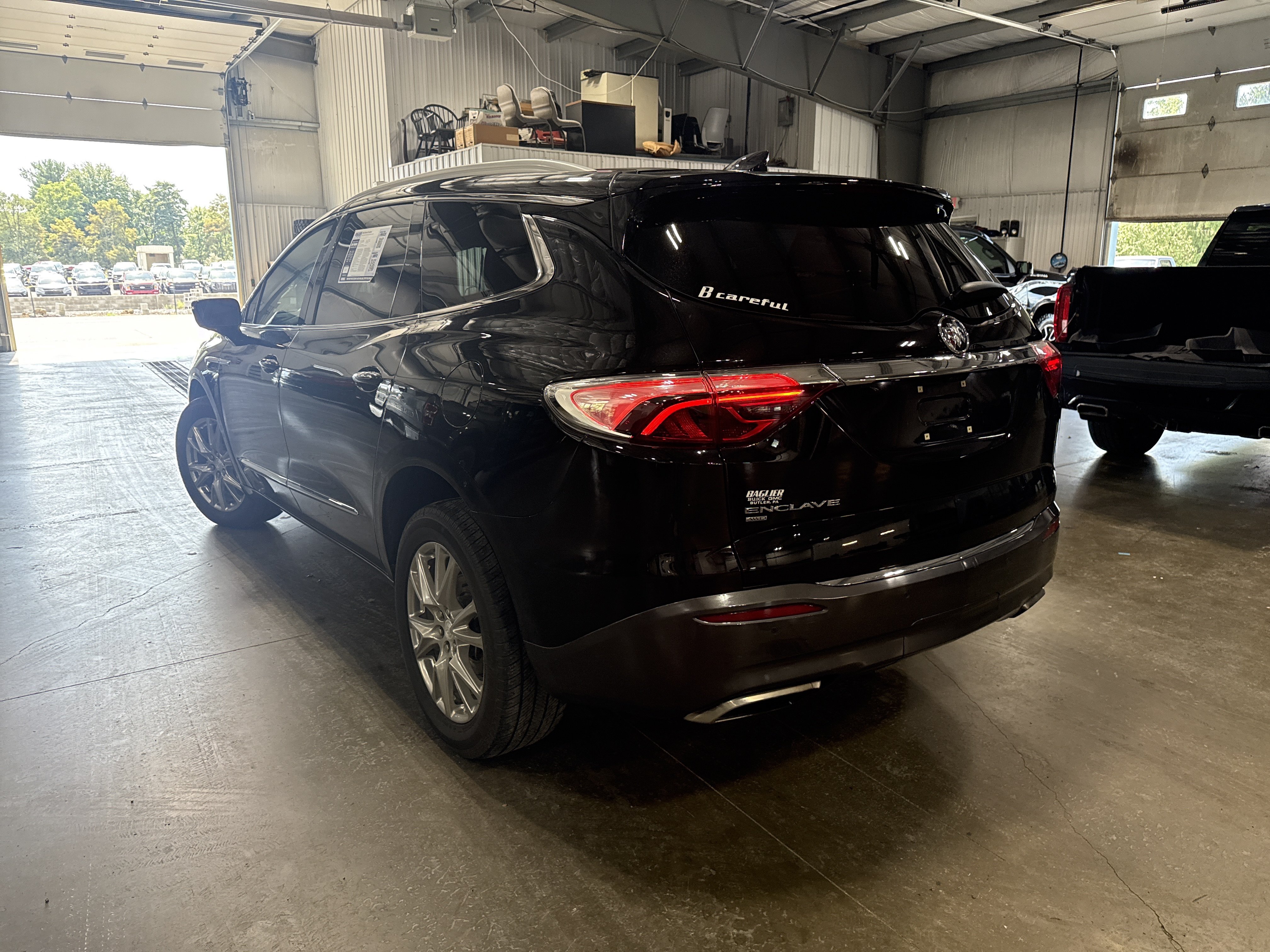 Used 2022 Buick Enclave Premium w/ Experience Buick Package AWD/4WD image 3