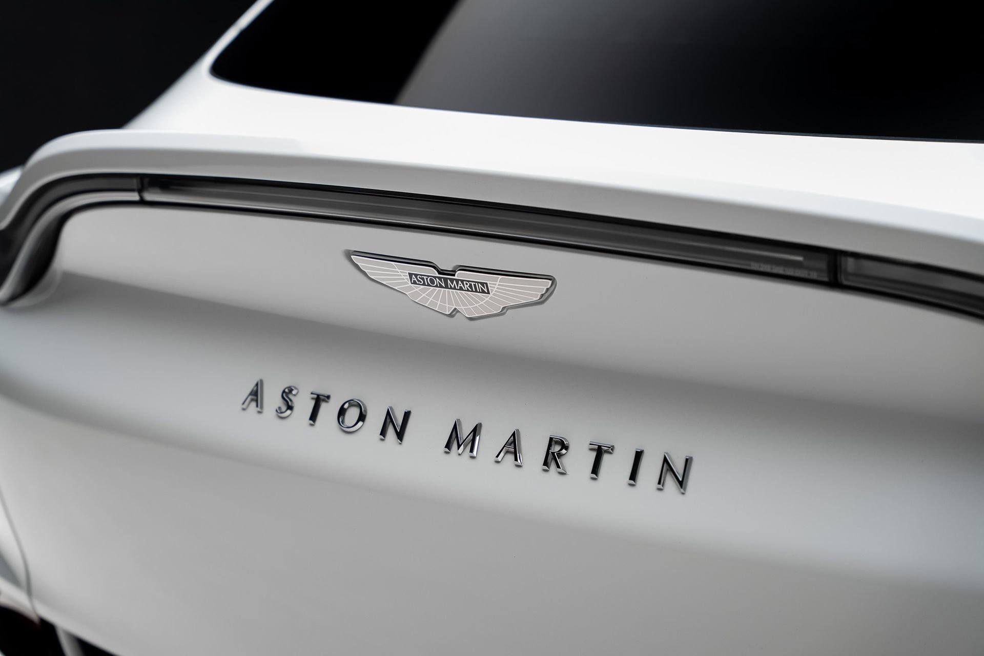 Used 2023 Aston Martin DBX AWD/4WD image 29