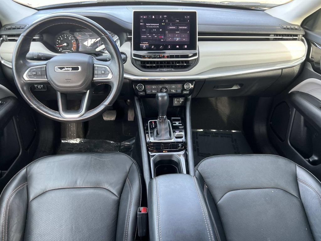 Used 2022 Jeep Compass Limited image 3