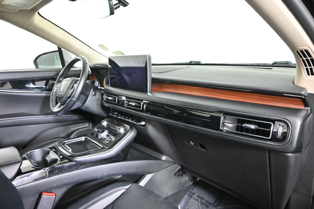 Used 2023 Lincoln Nautilus Reserve AWD/4WD image 14