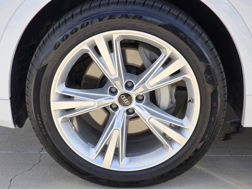 Used 2023 Audi Q8 Prestige AWD/4WD image 9