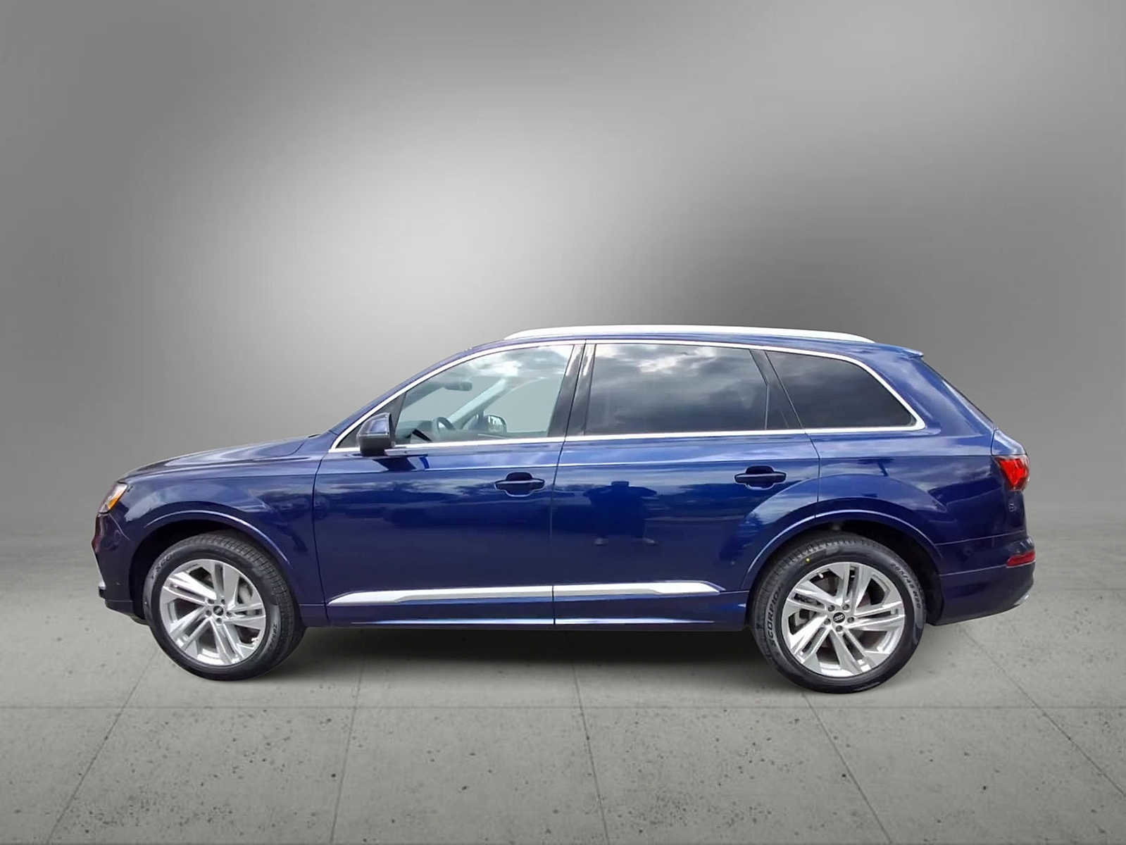 Certified 2023 Audi Q7 2.0T Premium w/ Convenience Package AWD/4WD image 5