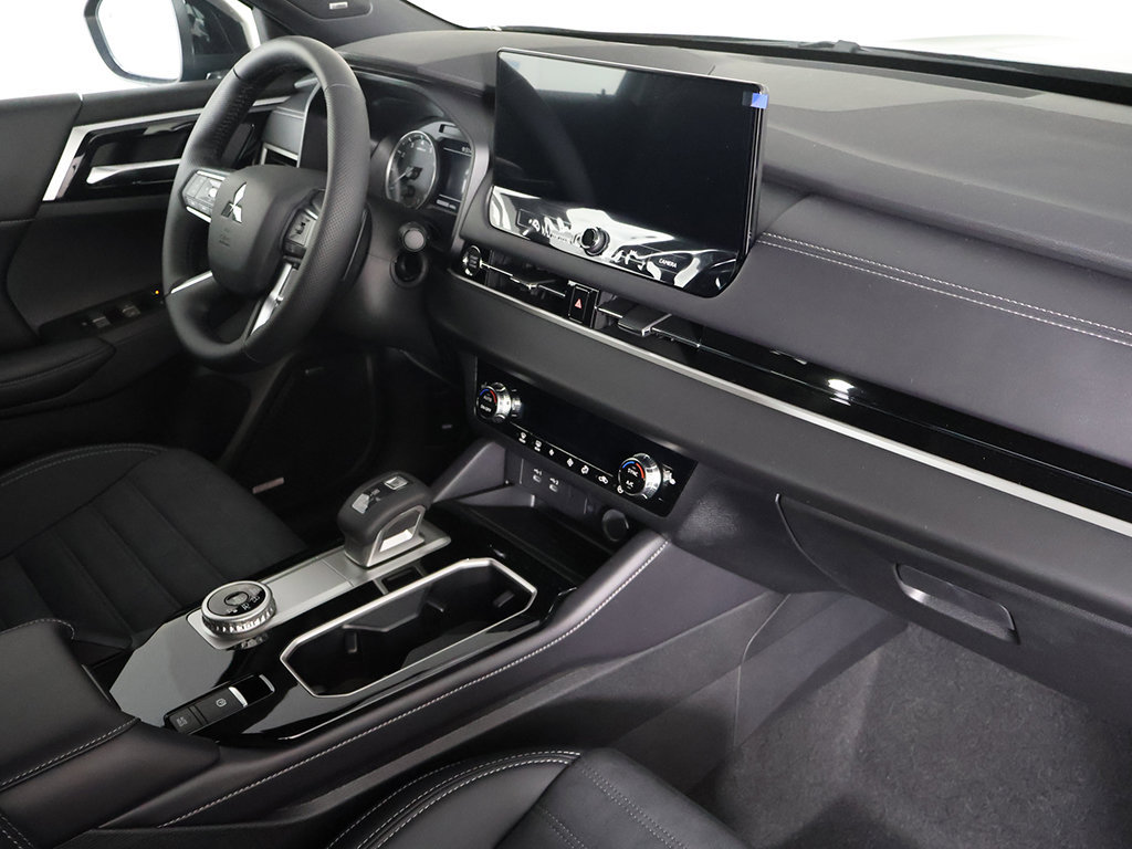 New 2026 Mitsubishi Outlander LE FWD image 27