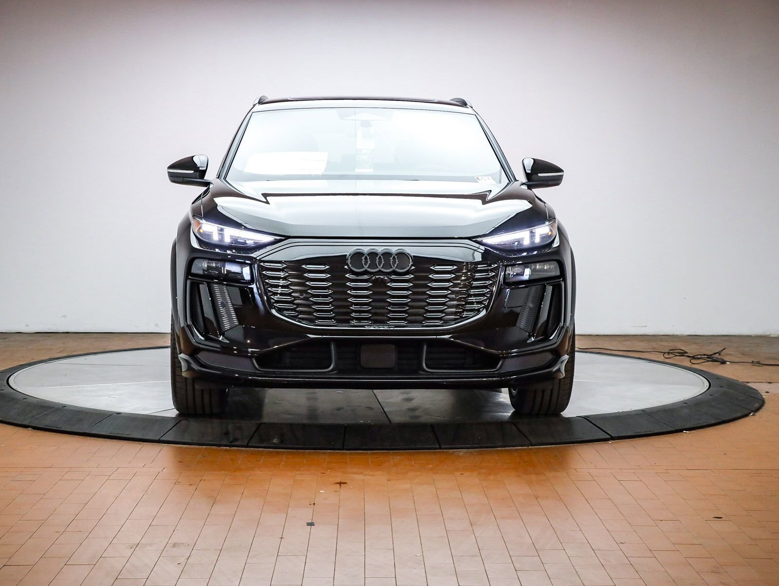 New 2025 Audi SQ6 e-tron Premium Plus image 8