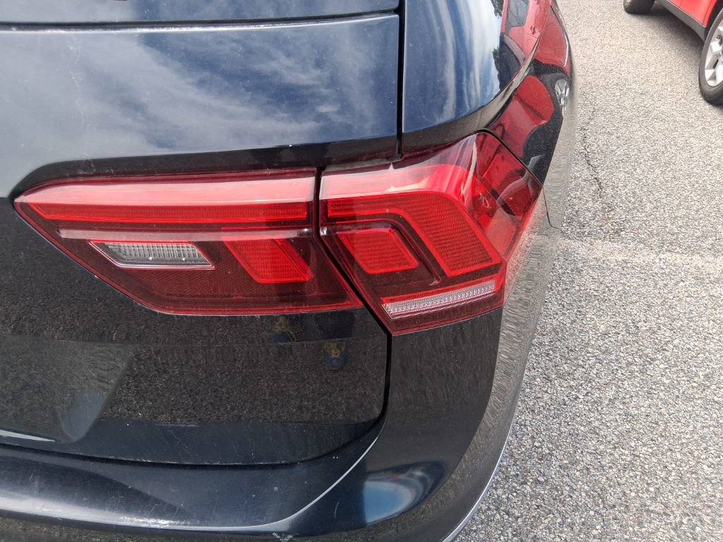 Used 2021 Volkswagen Tiguan SEL FWD image 11